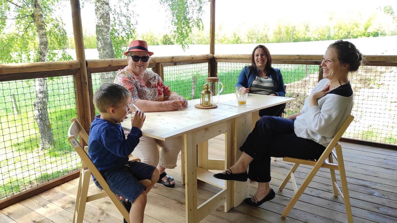 Chalet Lacustra Accessibles En Canoe Et Confort Flayat