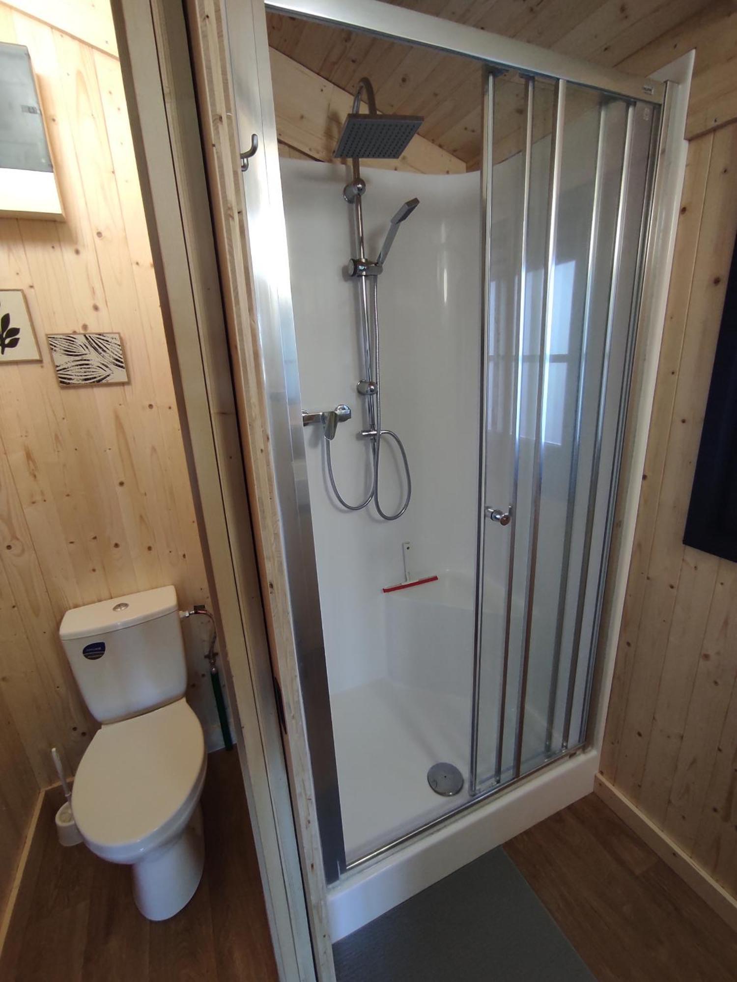 Lacustra Accessibles En Canoe Et Confort Chalet *